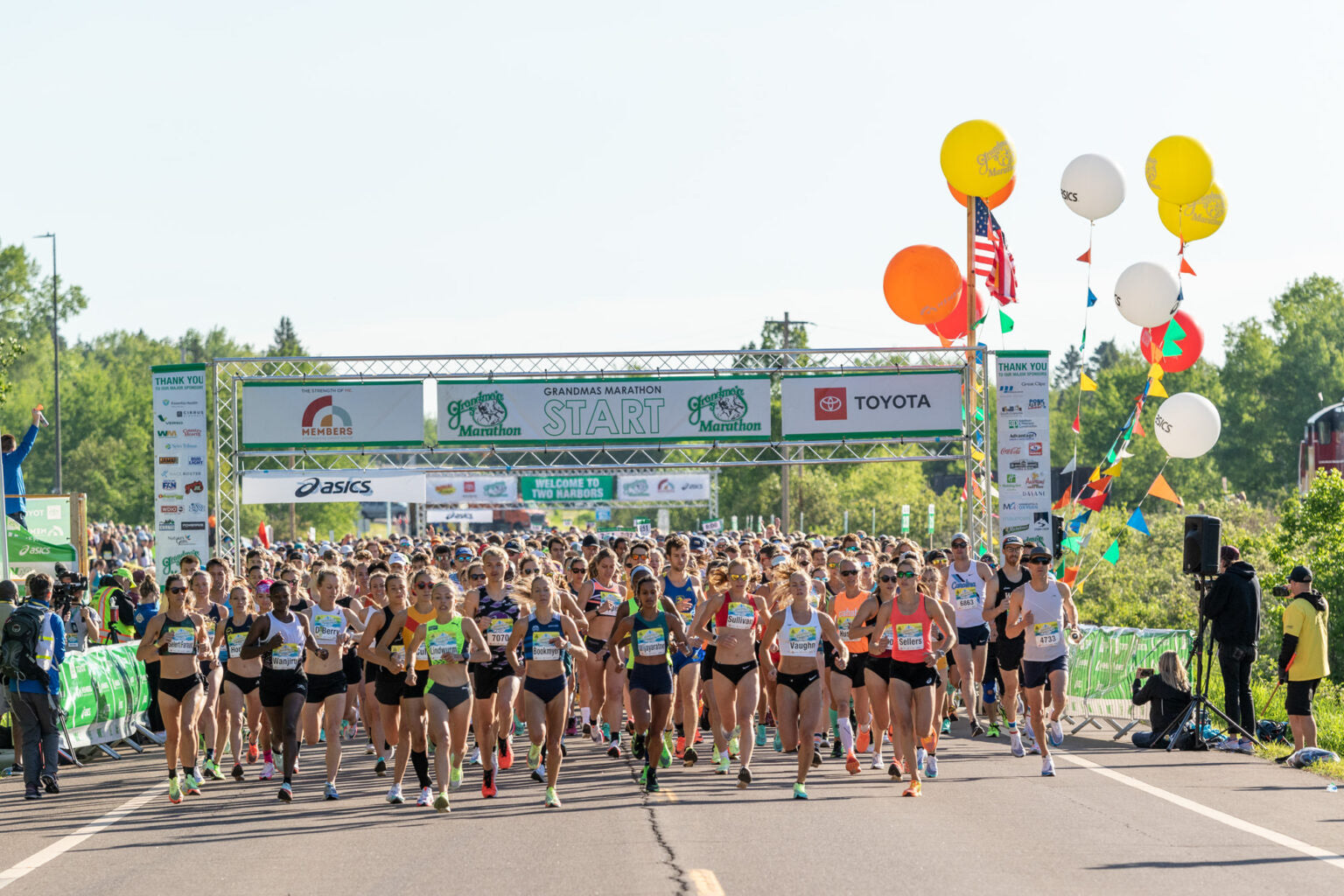 Grandma's Marathon Weekend in the Lincoln Park Craft District: Eat, Drink, Shop & Stay!